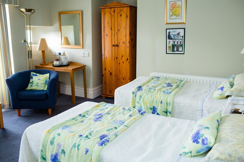 Byrnes Wine Dine Stay Ennistimon Zimmer foto